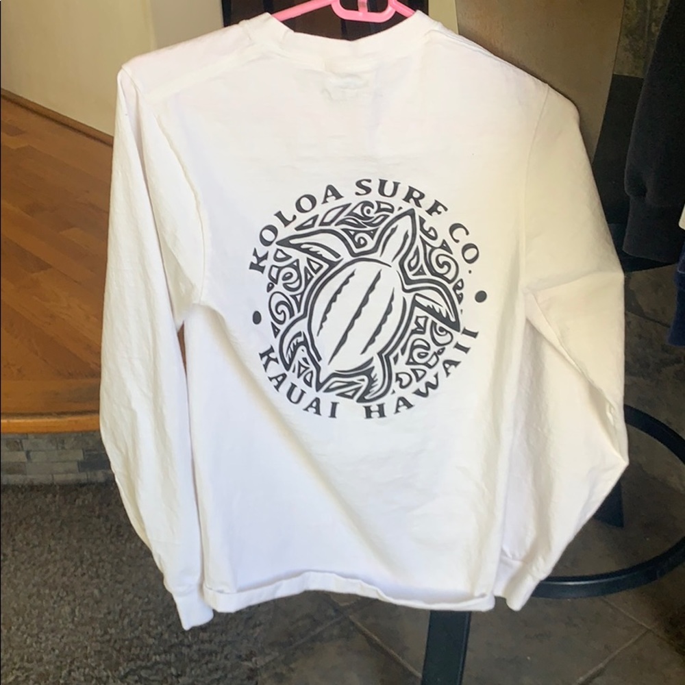 Surf Shirt! 🌟 - Picture 2 of 5